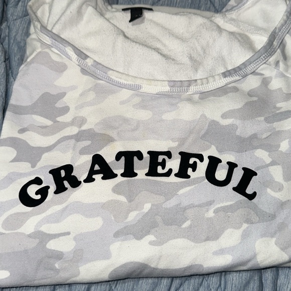 Torrid size 2 grey & white camo Grateful off the shoulder sweater - Picture 6 of 6